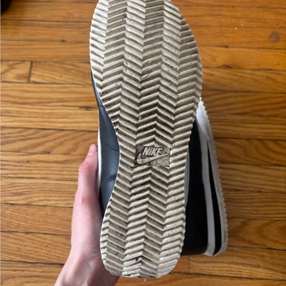 nike cortez black and white - Picture 4 of 4